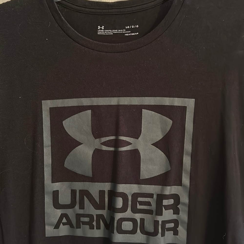 Under Armour loose Heatgear Men’s Large barely worn